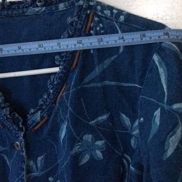 Button down blouse. - Picture 7 of 7